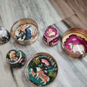 Pichwai 6 inch basket with jar