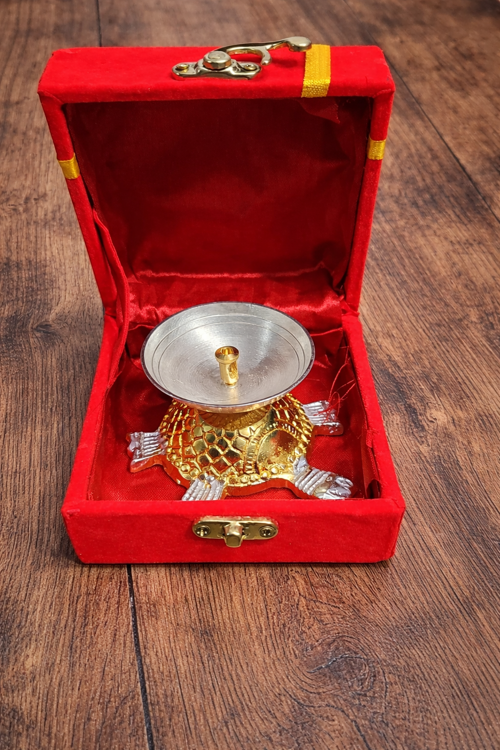 TORTOISE DIYA IN VALVET BOX