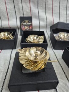 pure brass leaf Diya
 (pack of 10 pcs)